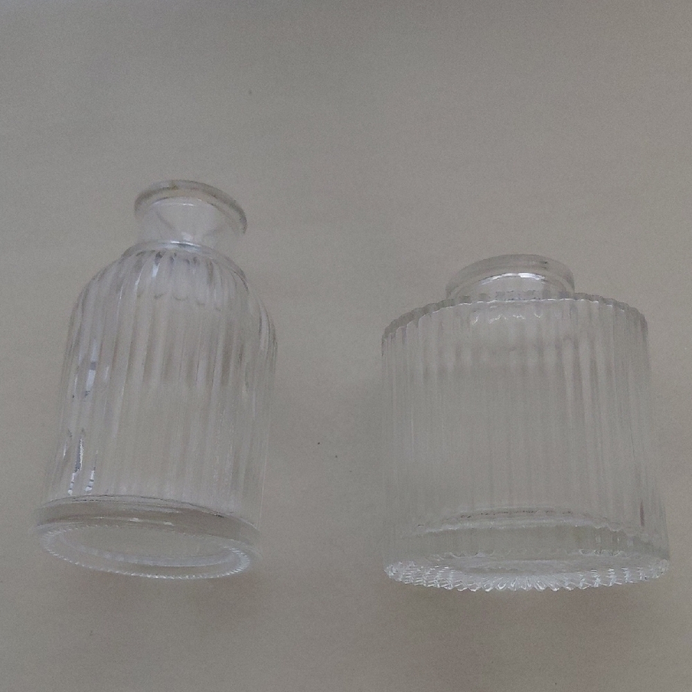 Set of Clear Glass Vases - Picture 5 of 8